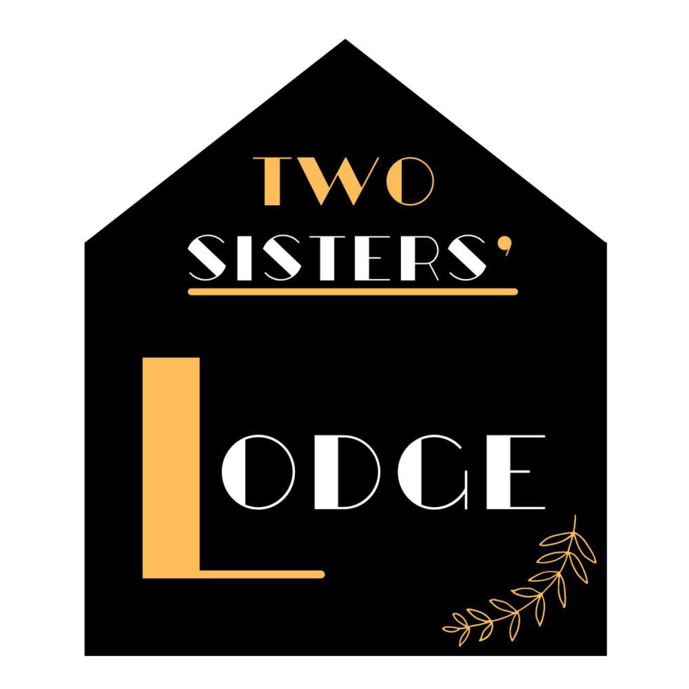 Two Sister'S Lodge 라로셰안알데네 외부 사진